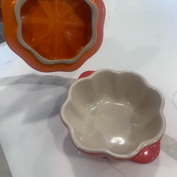 Le creuset Pumpkin Mini Cocotte Stoneware - Picture 2 of 5